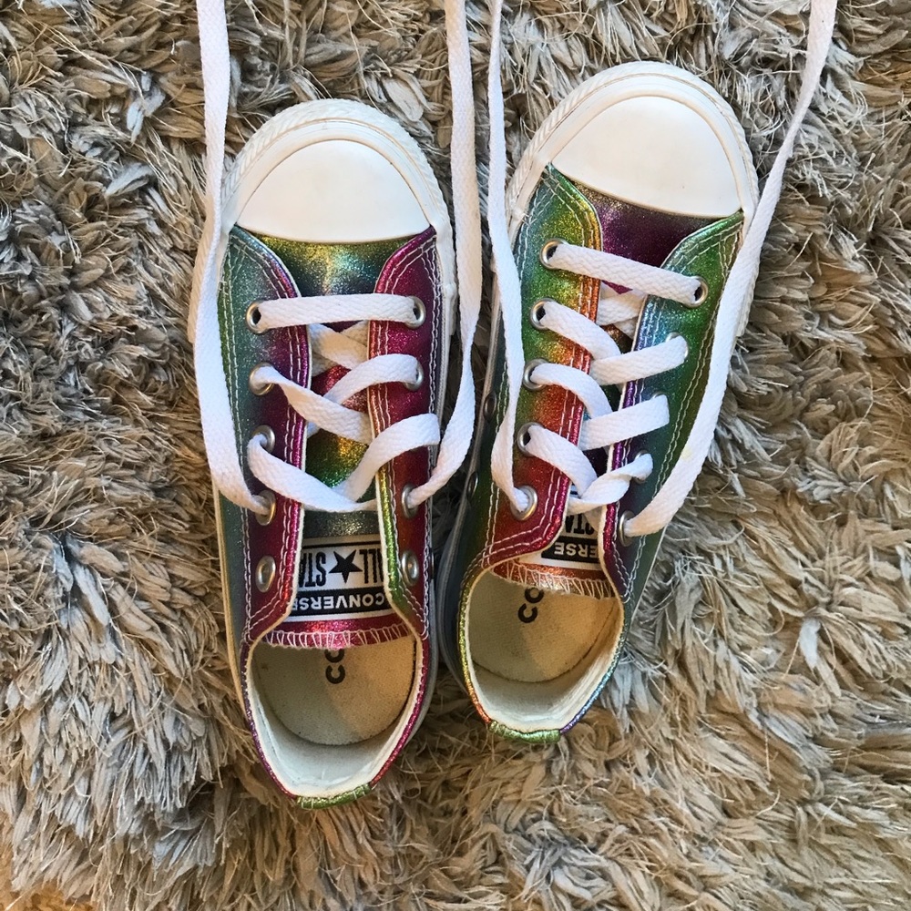 Converse 11T. Not quite new but used very little.